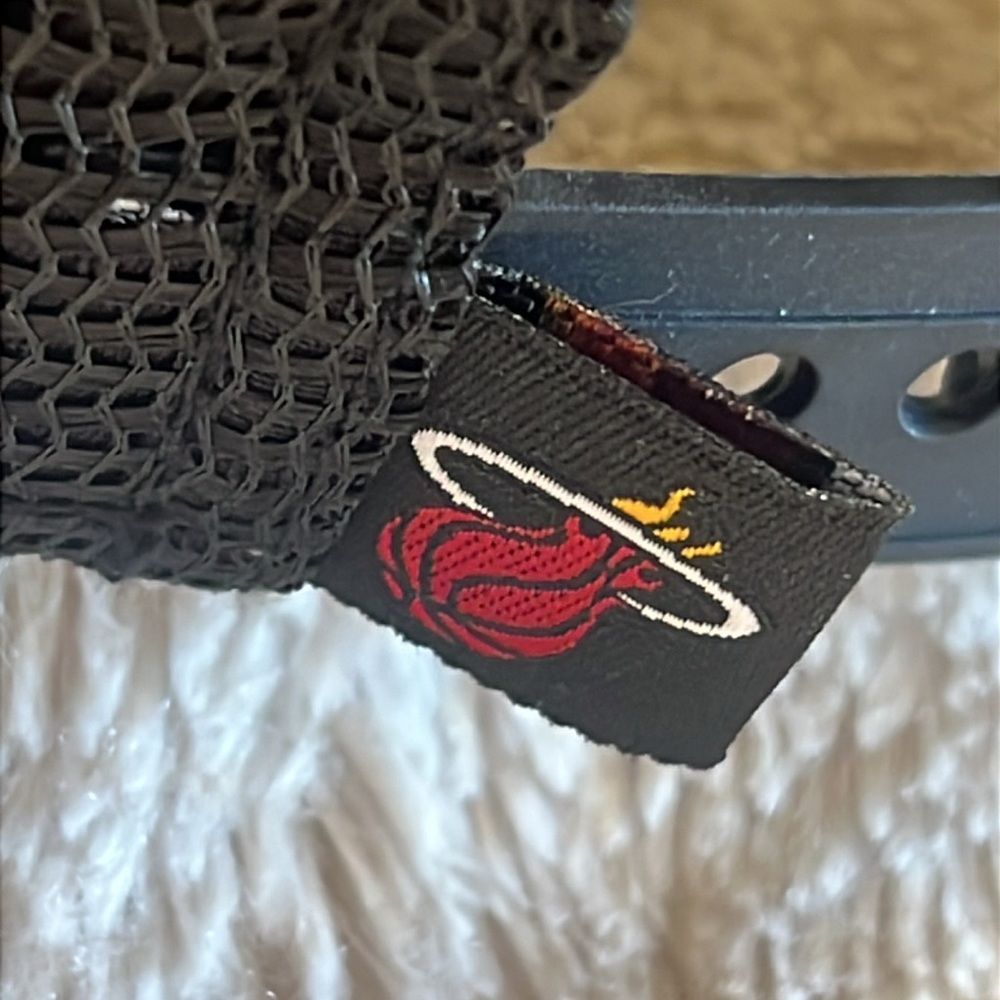 NEW ERA 9Forty Miami Heat Throwback Bubble Women’s SnapBack - Picture 6 of 6